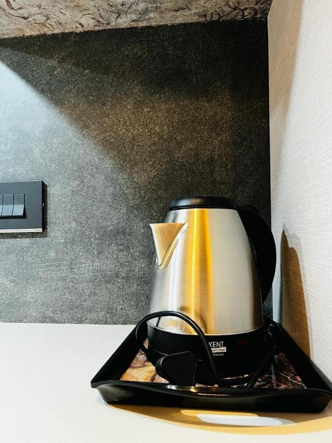 Luxe Apartment By Hey Studio'S Ghaziabad Esterno foto