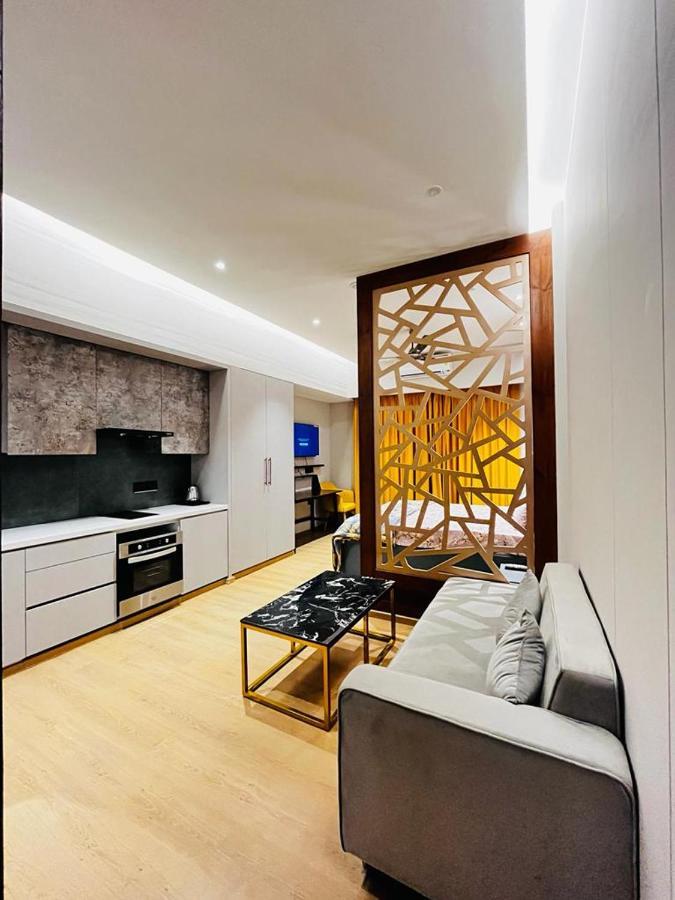 Luxe Apartment By Hey Studio'S Ghaziabad Esterno foto