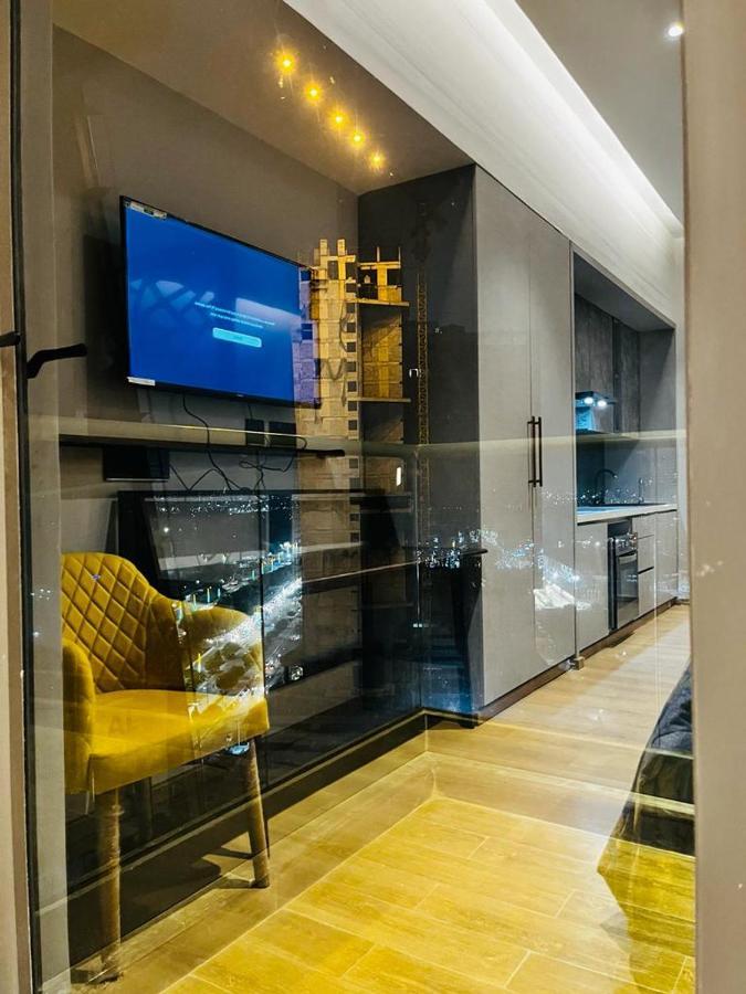 Luxe Apartment By Hey Studio'S Ghaziabad Esterno foto